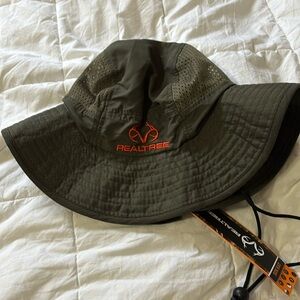 Brand new realtree sun hat
